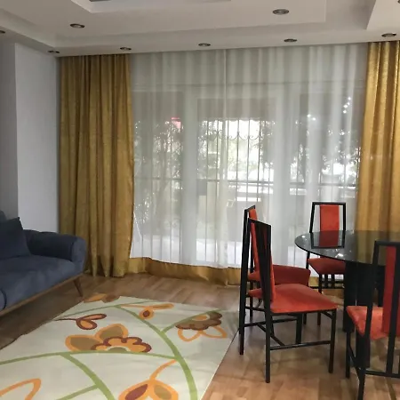 Apartament Konyaalti Denize 200 M Bahceli Daire *